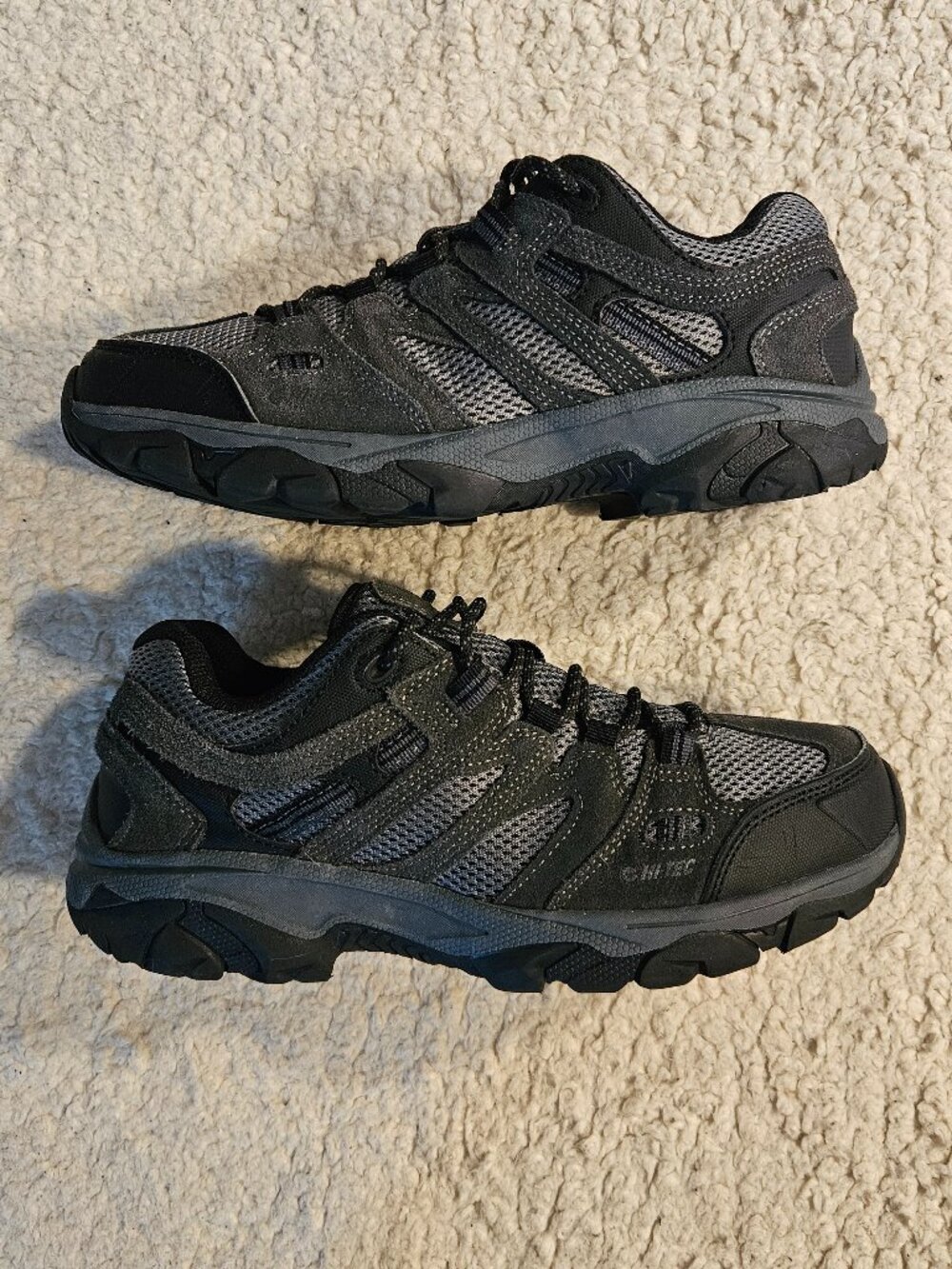 Hi-Tec Size 9 Ravus Low Hiking Trail Shoes Black Gray Outdoors Tactical